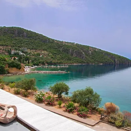 Kitries Cove בית נופש